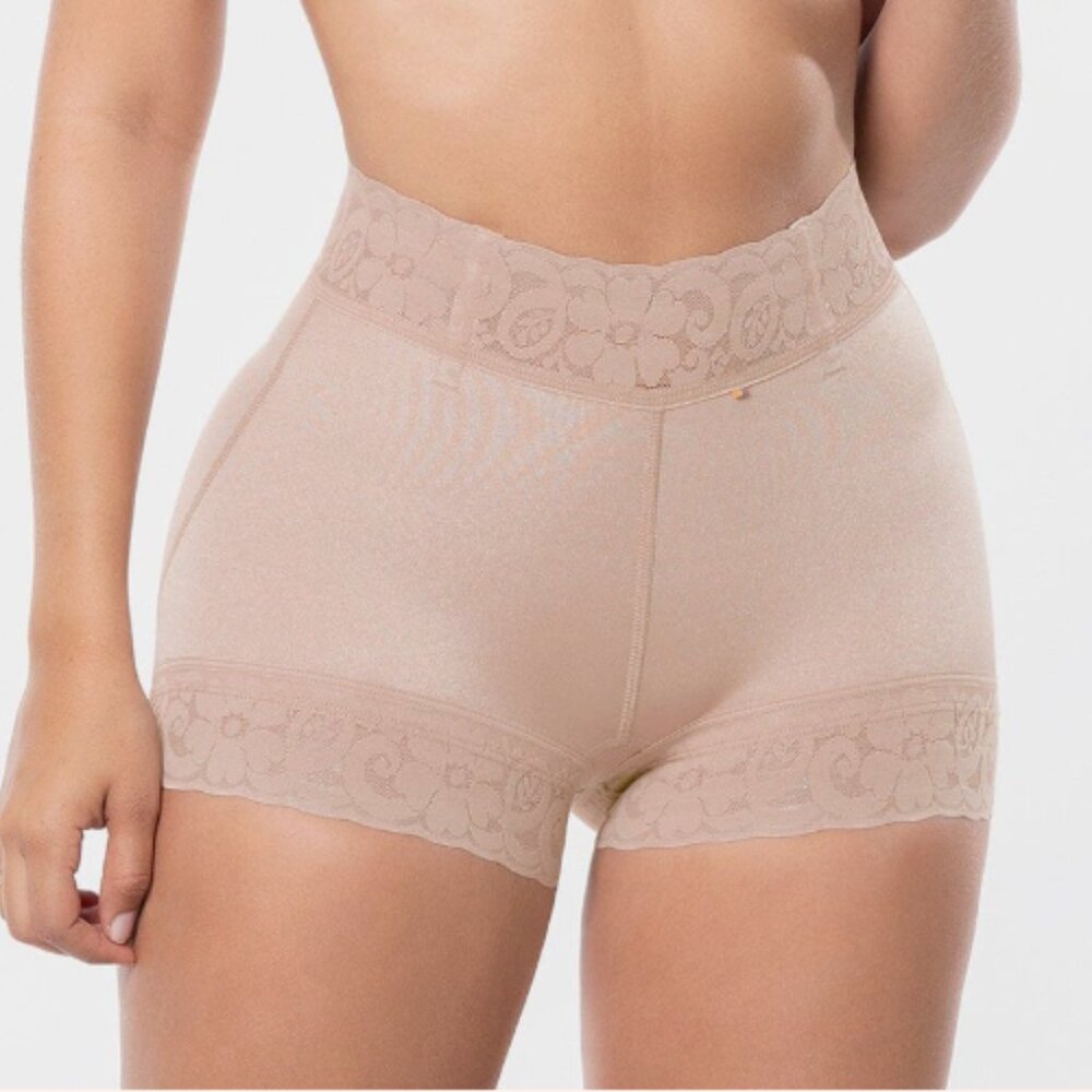 Sculpting Lift Shorts/Beige/Large
